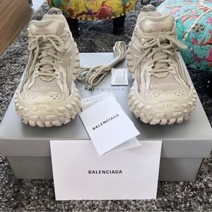 Balenciaga Defender!!